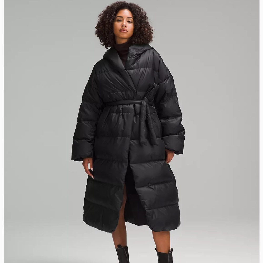 lululemon NWT Insulated Long Blanket Wrap - Size 6